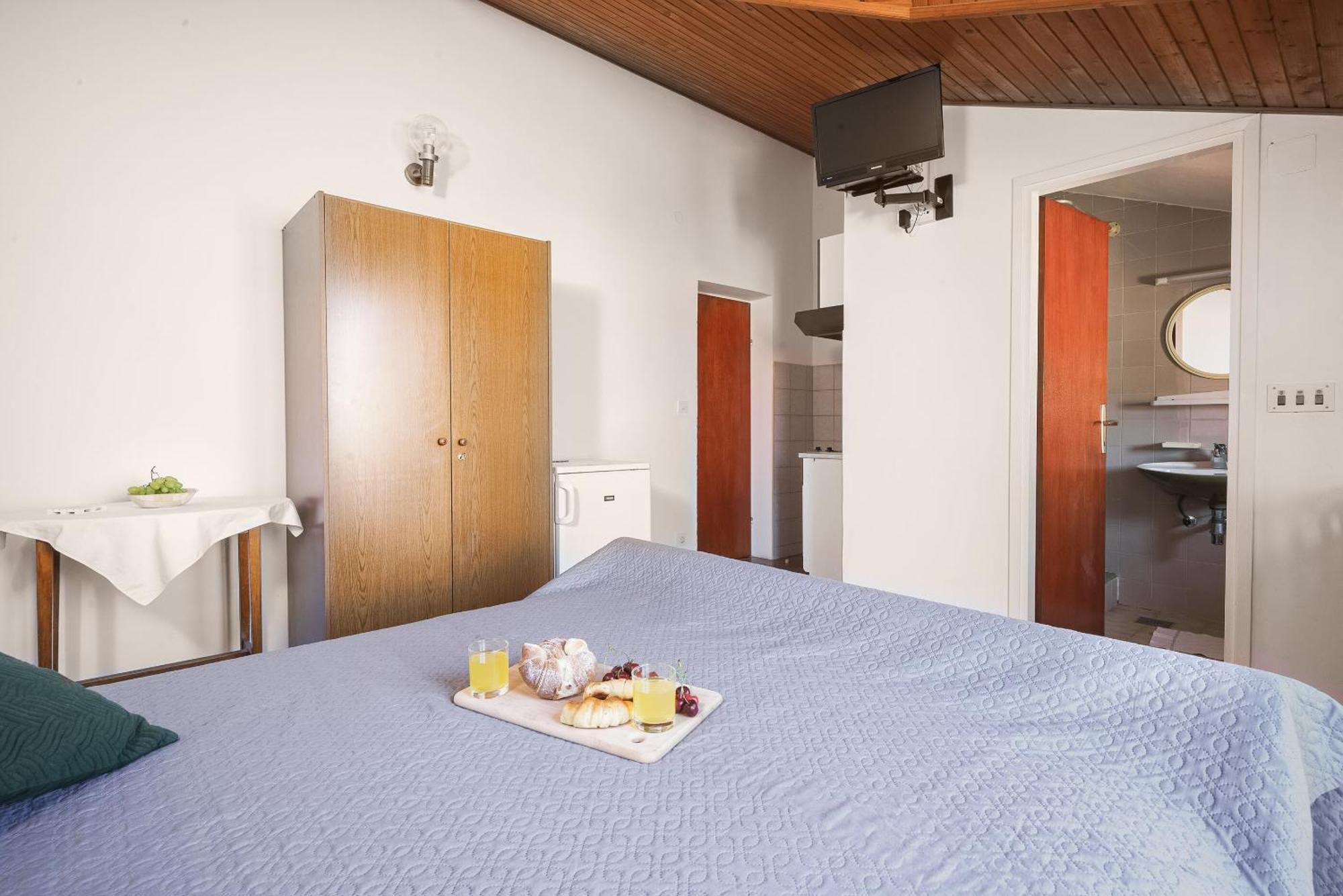 Apartment And Rooms Mrkovic Vodice Dış mekan fotoğraf